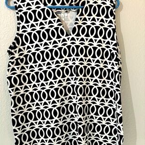 Lulu-B sleeveless Vneck top